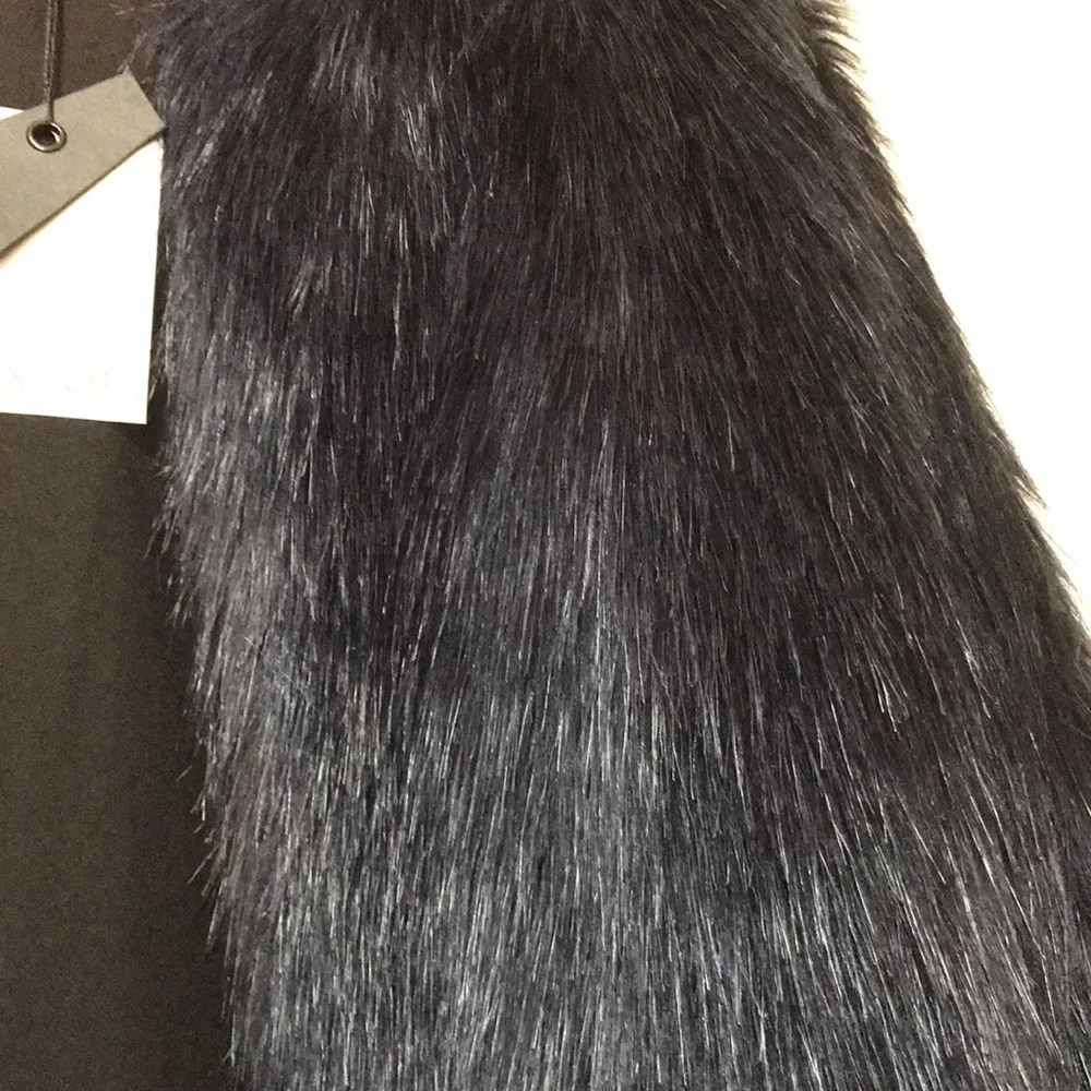 BNWT Decjuba Faux Fur Jacket Size Small With Hook Loops Black/Navy - Picture 2 of 5